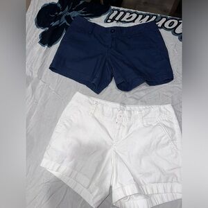 2 Lilly Pulitzer Callahan shorts size 4 blue & white